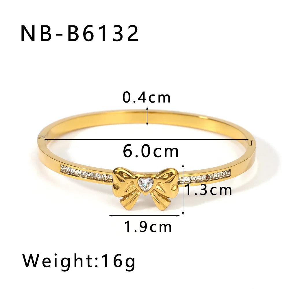 Bow Tie Cz Bangle -18K